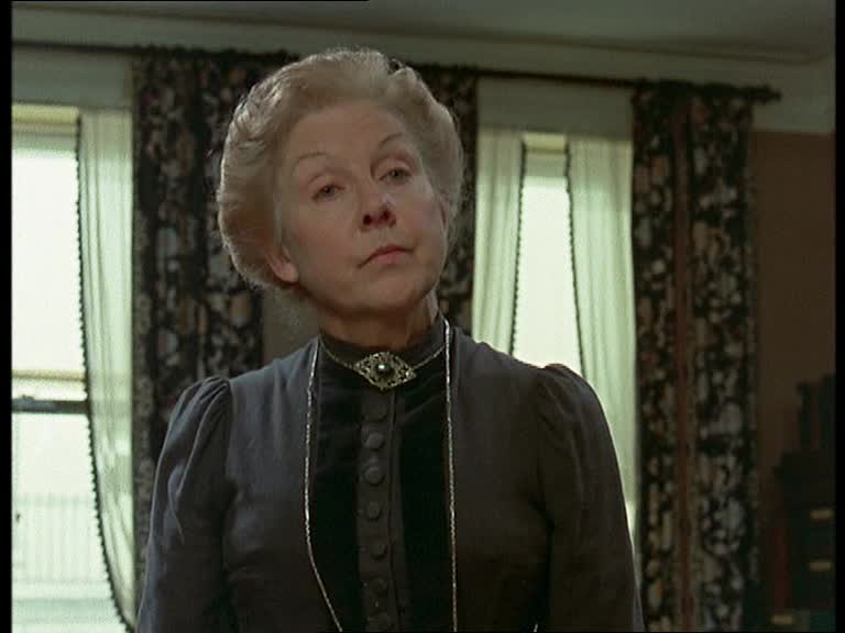 File:Granada-soli-3-Mrs-Hudson.jpg