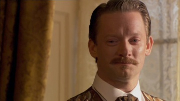 Arthur Conan Doyle (Douglas Henshall)