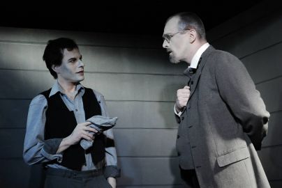 Lestrade (Joeri Burger) and Dr. Watson (Markus Veith)