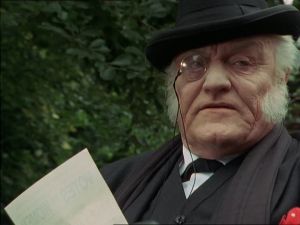 Mycroft Holmes (Charles Gray)