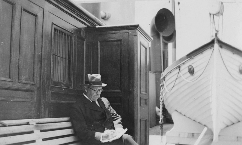 File:1920-arthur-conan-doyle-aboard-the-naldera2.jpg