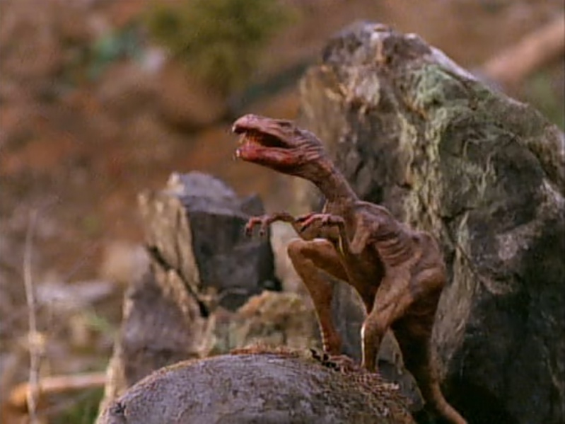 File:1998-the-lost-world-bergin-raptor.jpg