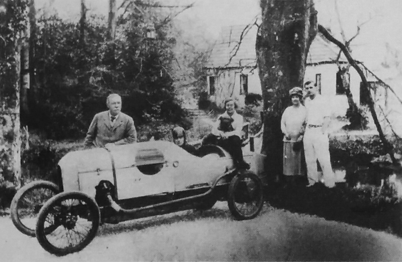 File:1925-1930-arthur-conan-doyle-and-family-at-bignell-wood.jpg