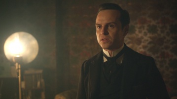 Professor Moriarty (Andrew Scott)