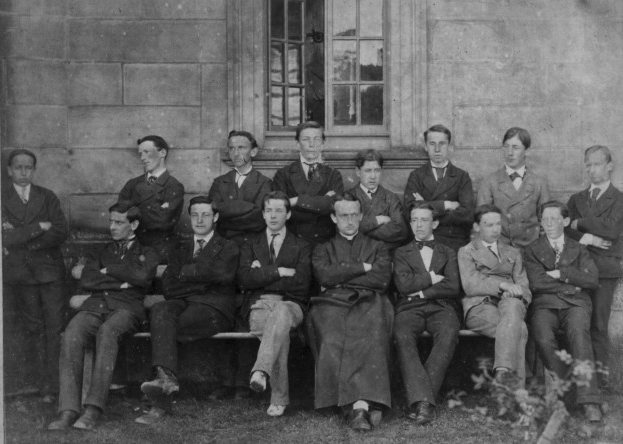 File:1869-1875-arthur-conan-doyle-class-room-at-stonyhurst.jpg