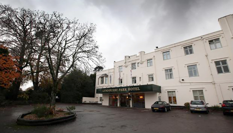 File:05-lyndhurst-grand-hotel-northern-view-of-east-wing-post-2010.jpg