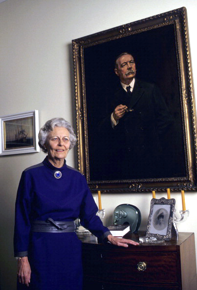 File:1986-12-08-dame-jean-conan-doyle.jpg