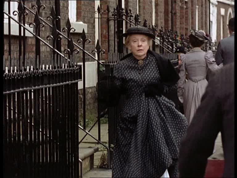 File:Granada-dyin-3-Mrs-Hudson.jpg
