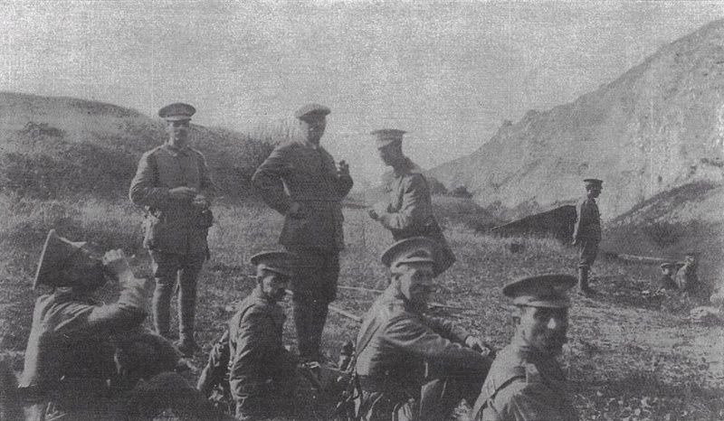 File:1914ca-1918ca-acd-civilian-dress-watching-riflemen2.jpg