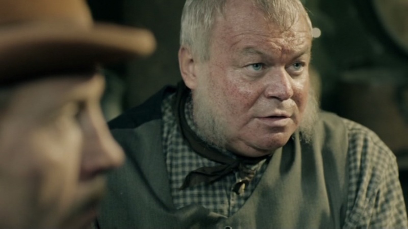 File:Sh-petrenko-S01E03-pub-landlord.jpg