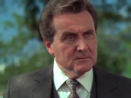 David Worth (Patrick Macnee)
