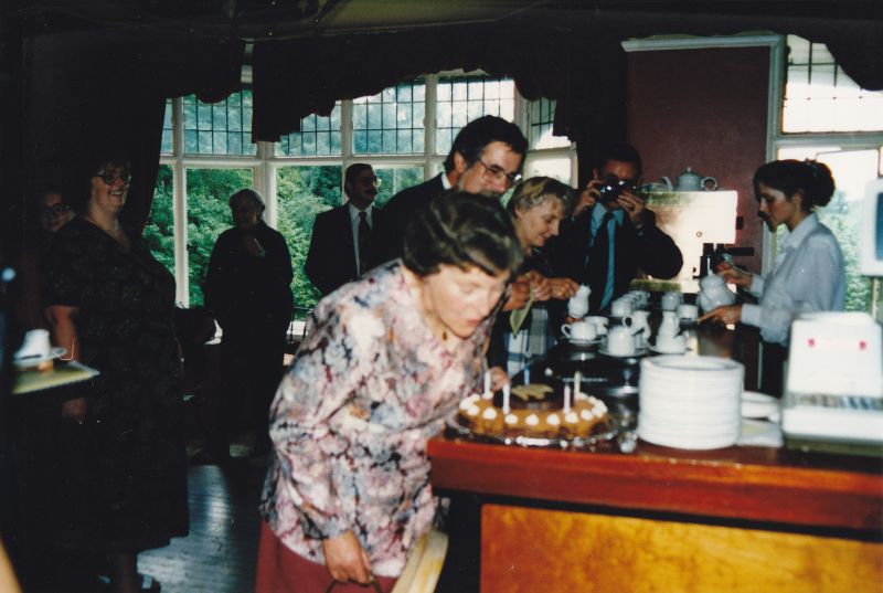 File:1997-07-06-undershaw-plaque-unveiling-bar.jpg