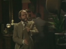 Inspector Lestrade (Hubert Rees)