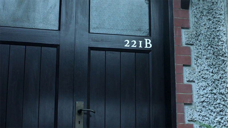 File:2018-miss-sherlock-s01e01-221b.jpg