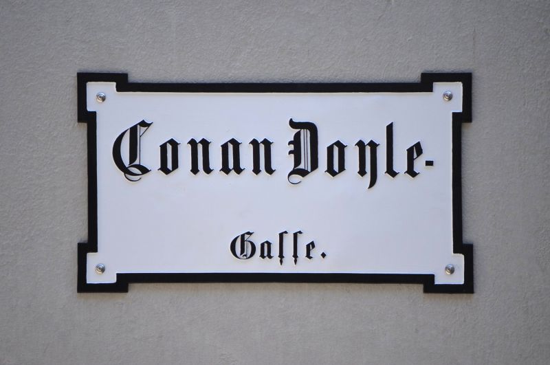 File:Sign-arthur-conan-doyle-gasse-felkirch-austria.jpg