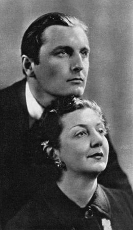 An important engagement: Mr. Denis Conan Doyle and the Princess Nina Mdivani. (The Tatler, 12 august 1936, p. 14)