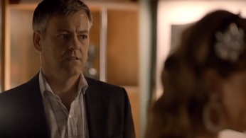 DI Lestrade (Rupert Graves)