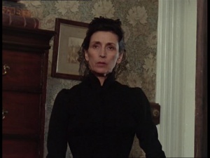 Mrs. Lexington (Rosalie Crutchley)