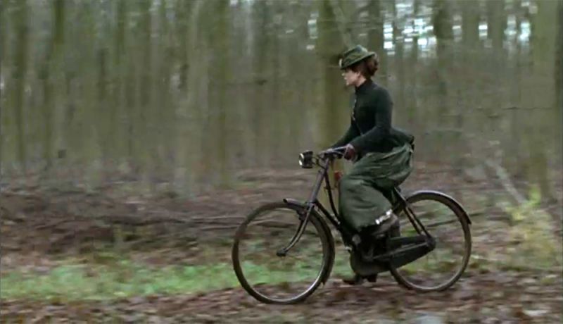 File:2001-murder-rooms-the-patient-s-eyes-cyclist.jpg