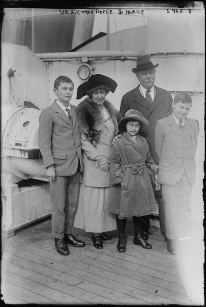 File:1923-04-03-sir-arthur-conan-doyle-and-family-ship-olympic3.jpg