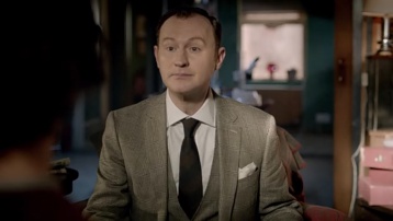 Mycroft Holmes (Mark Gatiss)