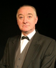 Sherlock Holmes (Roger Llewellyn)