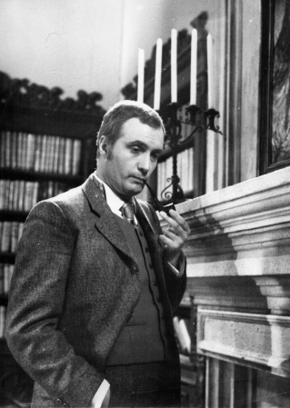 Sherlock Holmes (Nando Gazzolo) in La Valle della Paura