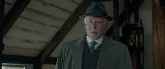 Inspector Gilbert (Philip Davis)