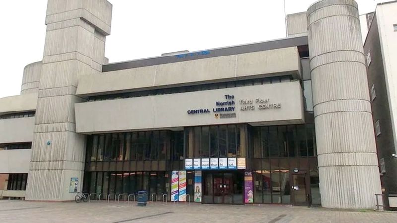 File:Portsmouth-central-library-guildhall-square.jpg