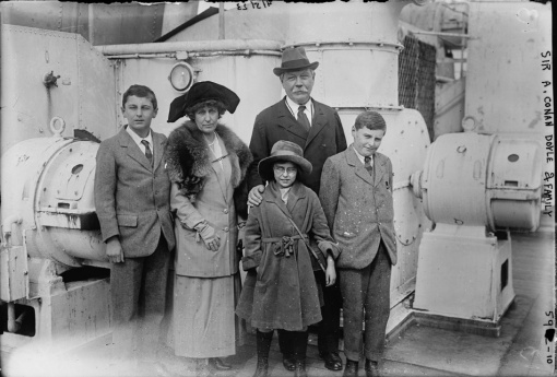 Jean and Arthur with children on RMS Olympic (1923)