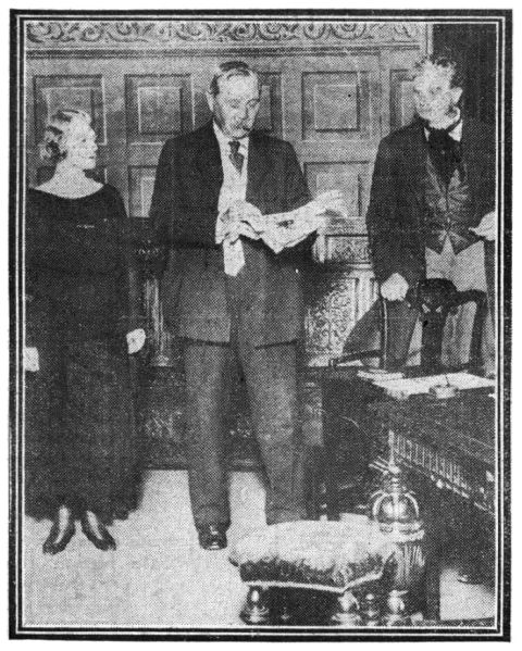File:The-daily-mirror-1921-09-23-p9-author-at-rehearsal-photo.jpg
