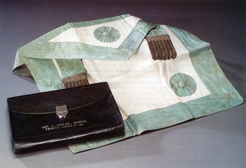 File:1887-brother-arthur-conan-doyle-apron-phoenix-lodge-257.jpg