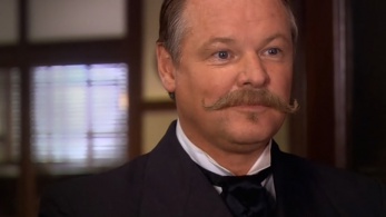 Sir Arthur Conan Doyle (Geraint Wyn Davies)
