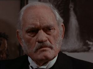 Lord Bellinger (Harry Andrews)