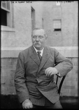Arthur Conan Doyle (11 november 1925).