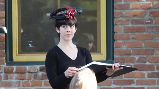 Irene Adler (Melissa Perl)