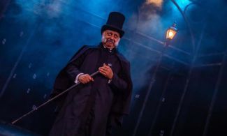Ebenezer Scrooge (Kammy Darweish)