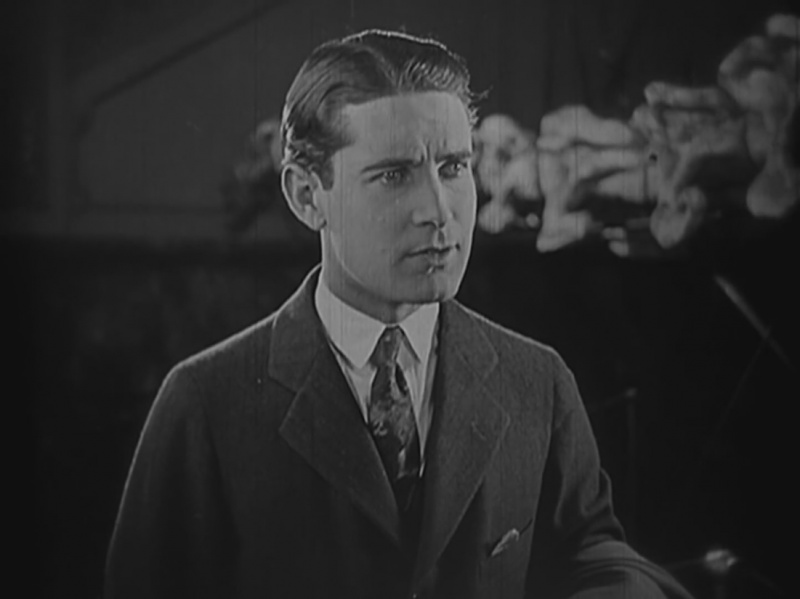 File:1925-the-lost-world-malone.jpg