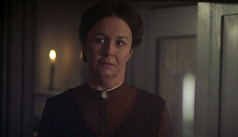 File:2001-murder-rooms-the-photographer-s-chair-mrs-williams.jpg