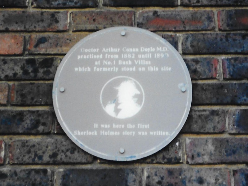 File:Plaque-arthur-conan-doyle-1-17-elm-grove-southsea-middle2.jpg