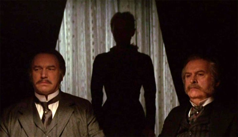 File:2001-murder-rooms-the-photographer-s-chair-spirit.jpg