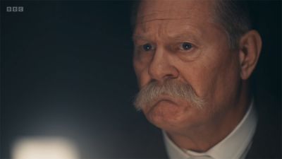 Arthur Conan Doyle (Kevin James Horsham)