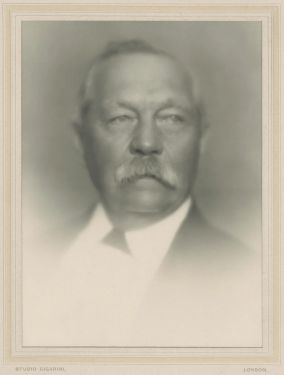 Arthur Conan Doyle, photo by Armand Luigi Cigarini, London (1920s).