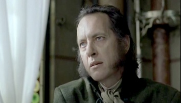Mycroft Holmes (Richard E. Grant)
