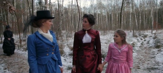 Lady Lestrade (Karolina Podgórska), Katherine Morstan (Dominika Portalewska) and Mary Morstan (Kornelia Podgórska)