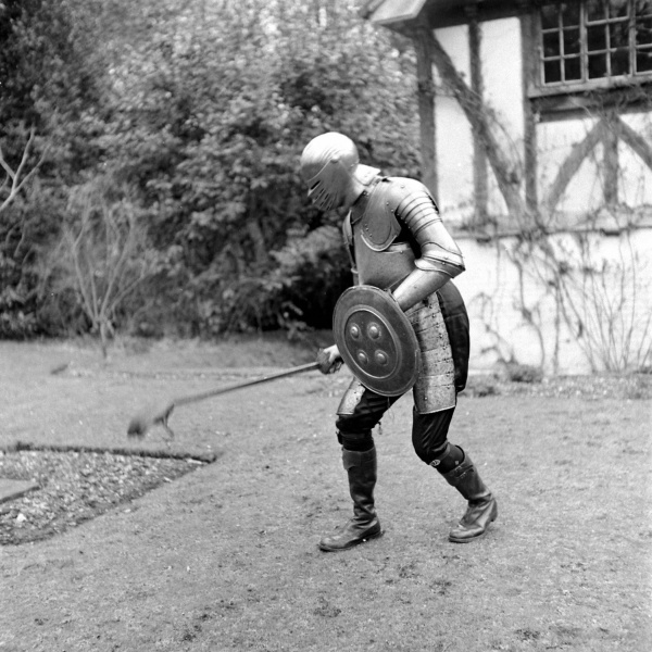 File:1948-03-adrian-conan-doyle-in-armour-05.jpg