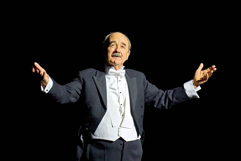 File:2026-magic-david-haig-01-arthur-conan-doyle.jpg