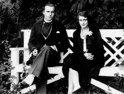 Adrian and his fiancée, Isabelle Bridges (22 june 1931).