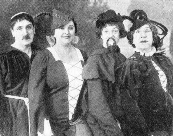 Wylie Watson, Vera Pearce, Bobby Howes and Bertha Belmore.