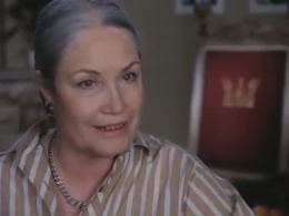 Helene (Ellen Schwiers)